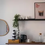 White Noise - Private Homestay Como