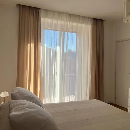 בית אירוח White Noise