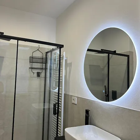 White Noise בית אירוח קומו