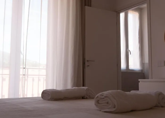 ホームステイ White Noise - Private