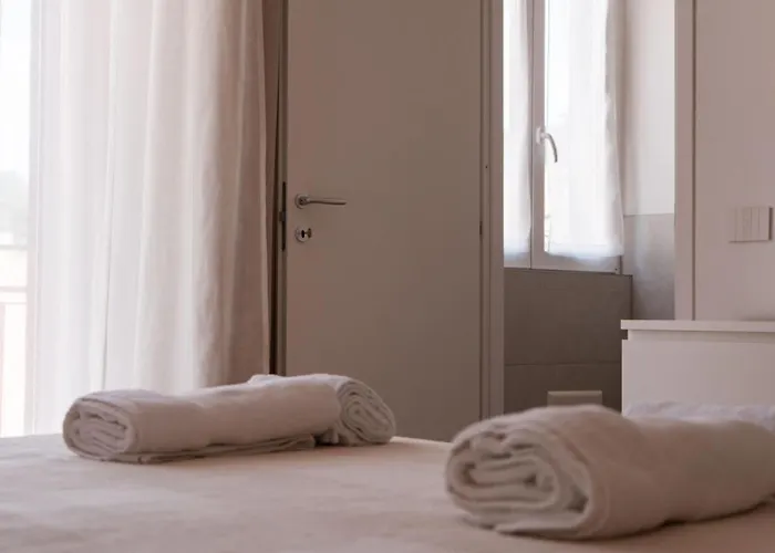 White Noise - Private コモ